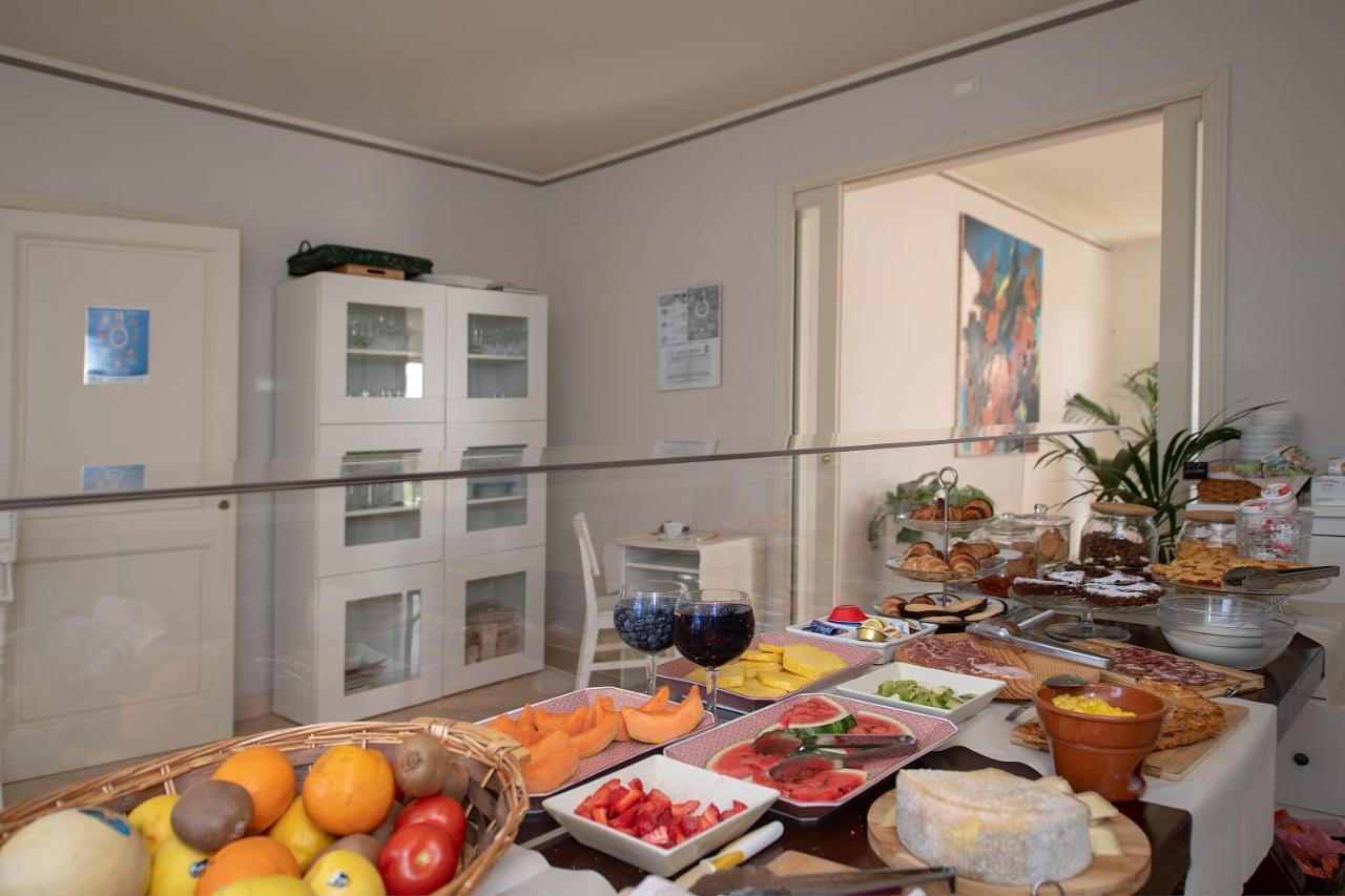 Relais Villa Isabel Pietrasanta Bagian luar foto