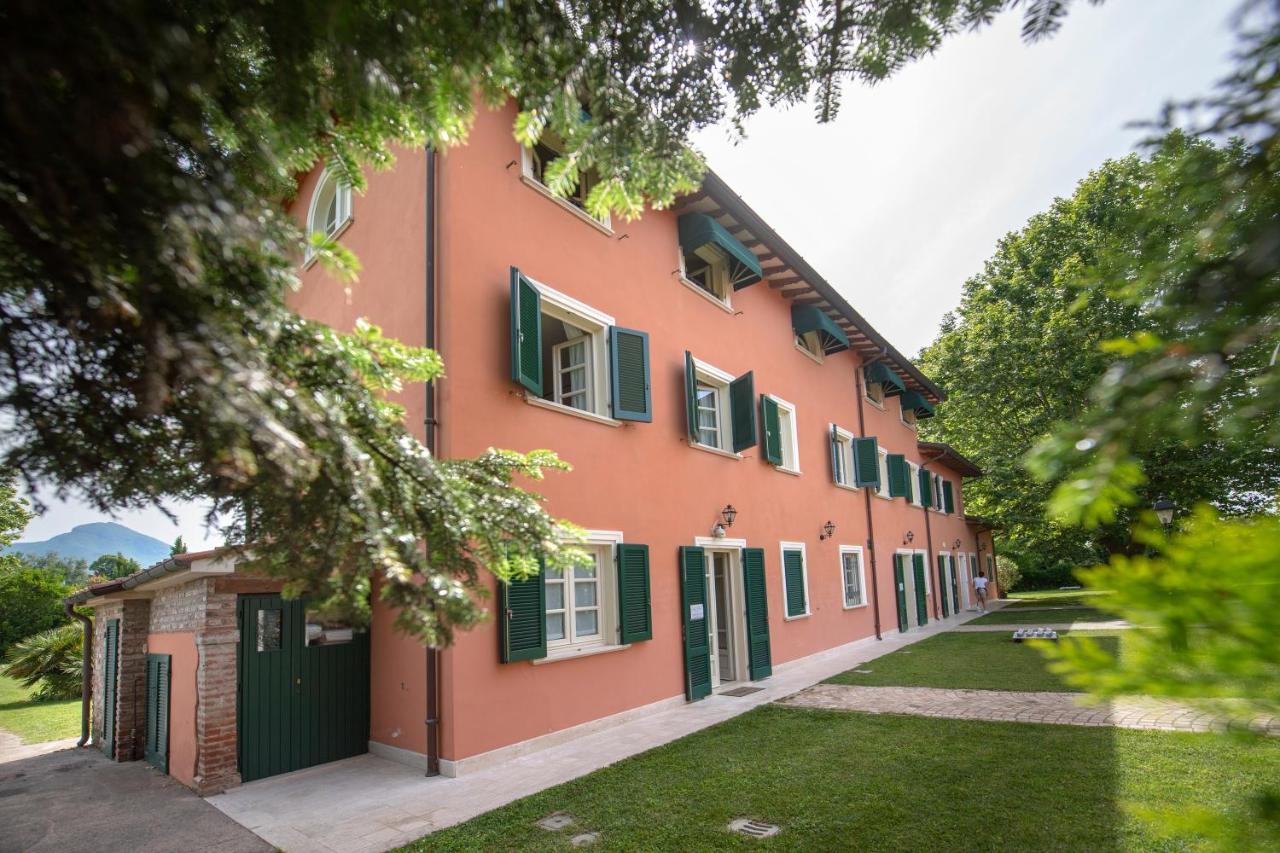 Relais Villa Isabel Pietrasanta Bagian luar foto