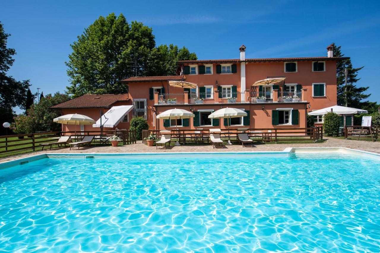 Relais Villa Isabel Pietrasanta Bagian luar foto