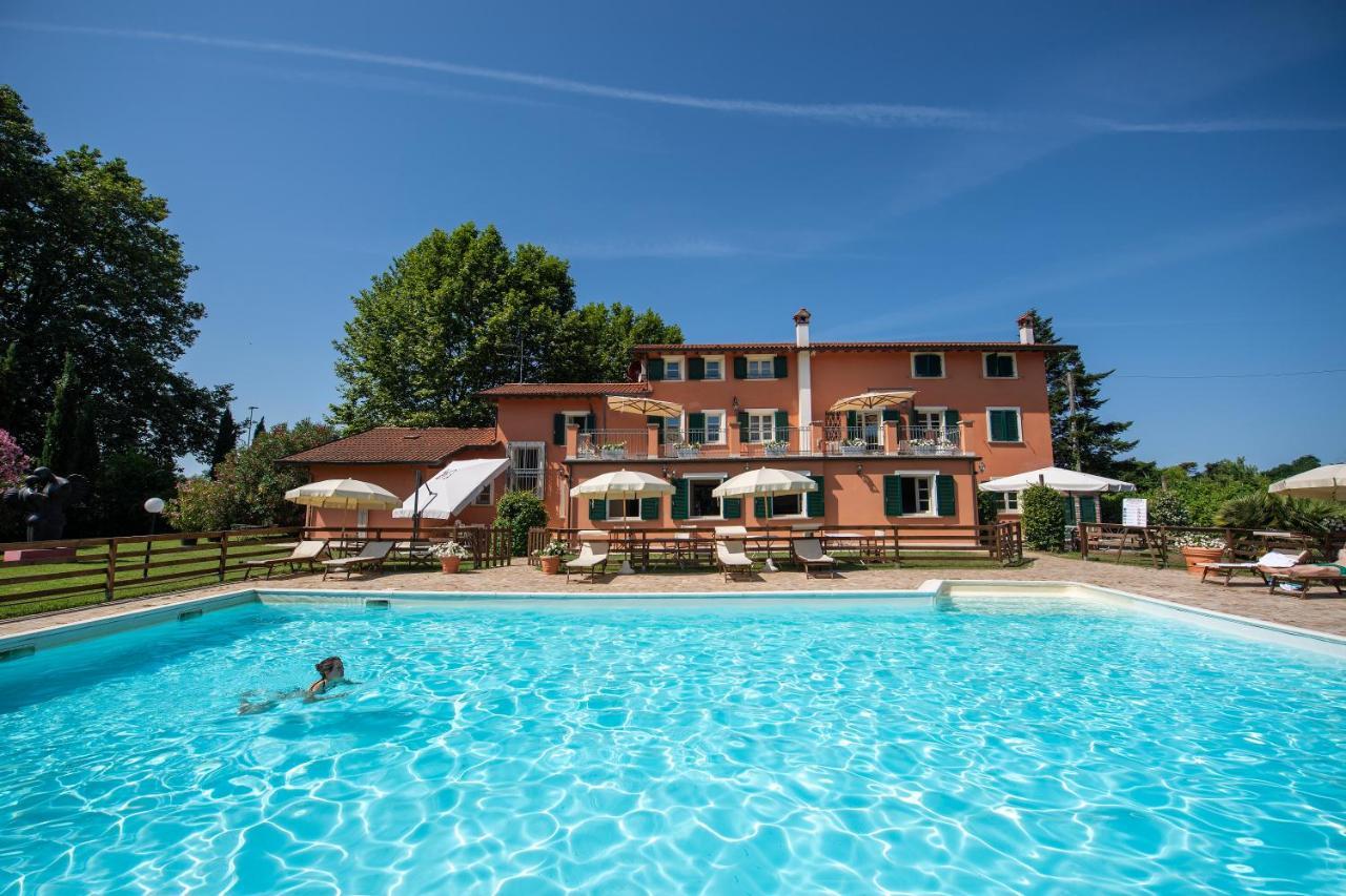 Relais Villa Isabel Pietrasanta Bagian luar foto