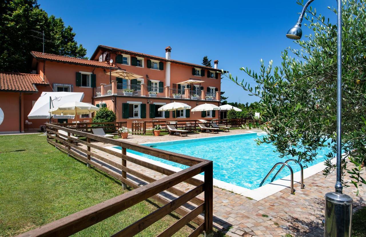 Relais Villa Isabel Pietrasanta Bagian luar foto