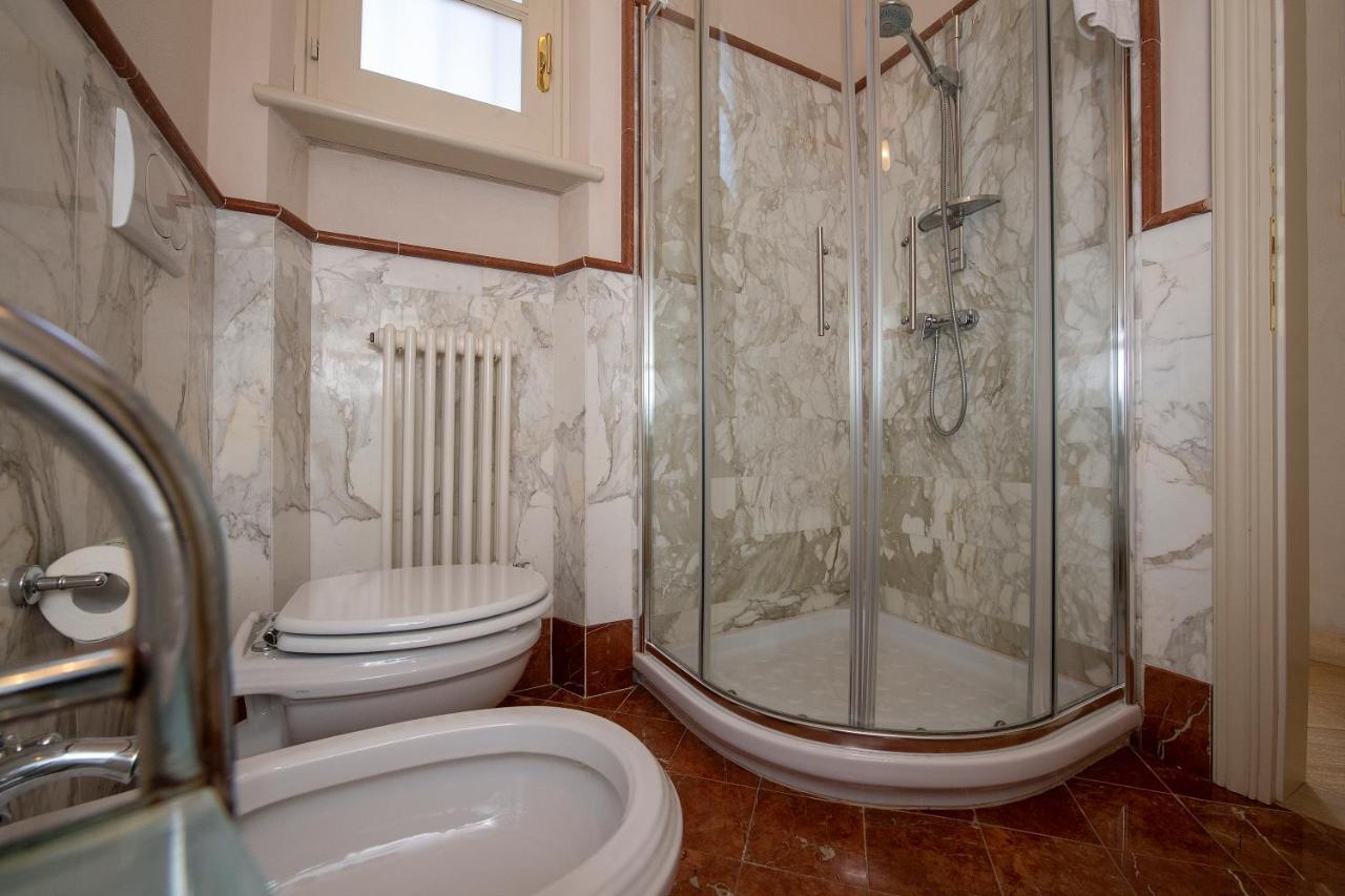Relais Villa Isabel Pietrasanta Bagian luar foto
