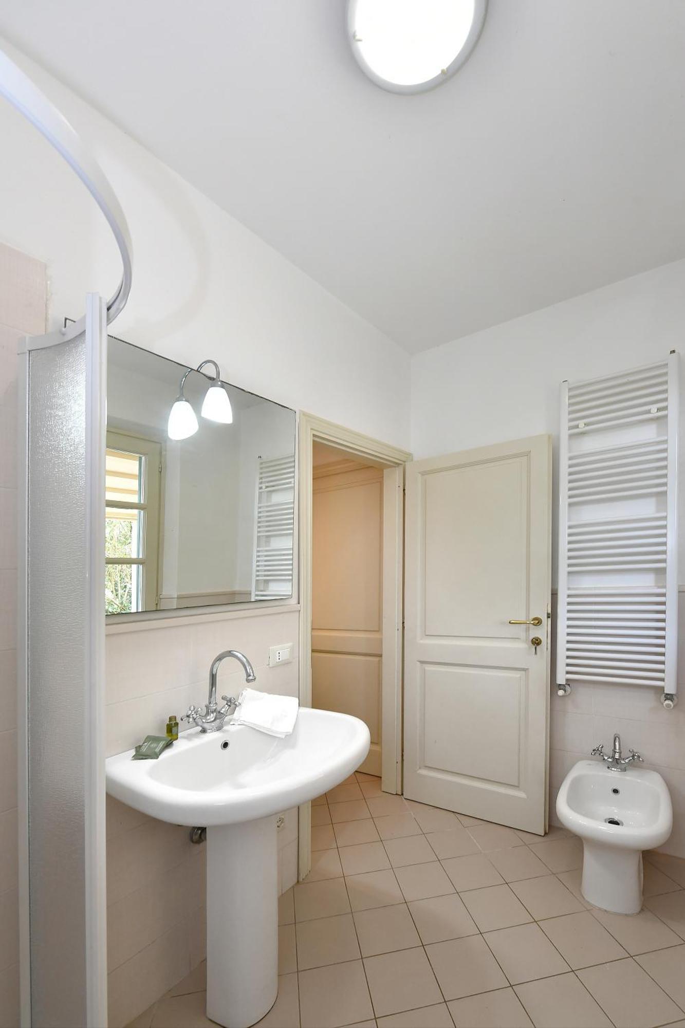 Relais Villa Isabel Pietrasanta Bagian luar foto