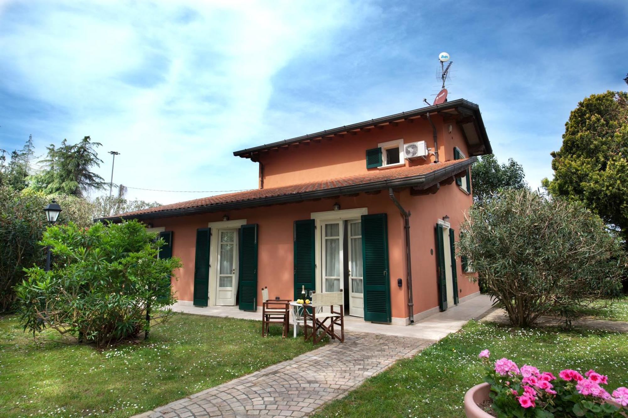 Relais Villa Isabel Pietrasanta Bagian luar foto