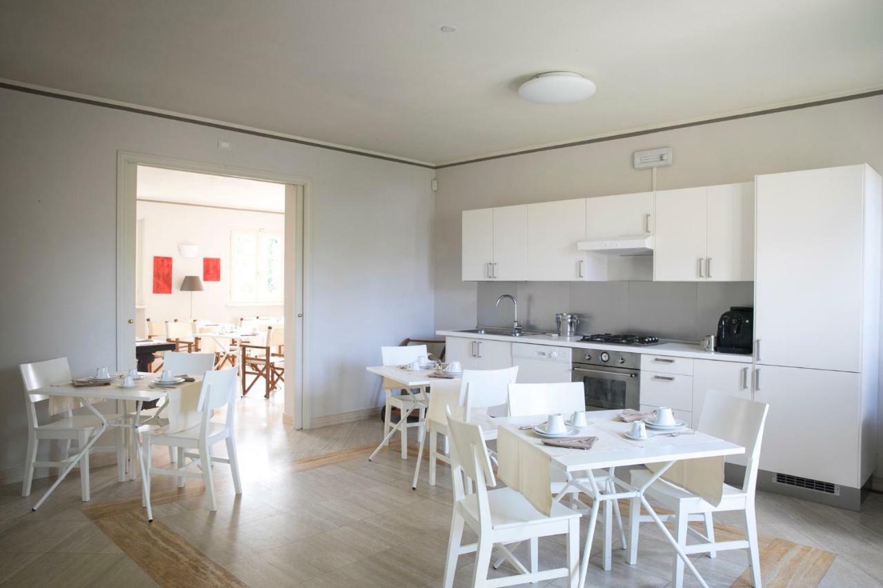 Relais Villa Isabel Pietrasanta Bagian luar foto